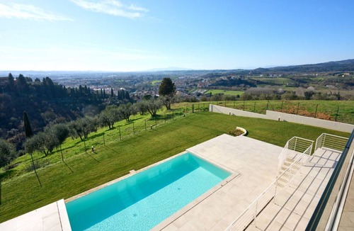 Montelupo Fiorentino Villa | Aureva Tuscany, modern villa with private pool