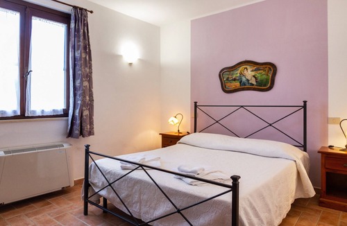 Roccastrada House | Aurora Apartment in Maremma with Garden, Shared Pool and Wi-Fi