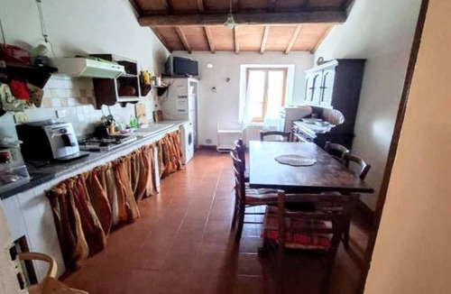 Serre di Rapolano Apartment | Authentic Tuscany Escape with Garden, Near Siena & Chianti