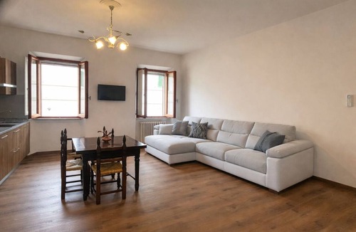 Contrada Castello Apartment | Awesome 4-bedroom apartment with AC in Castiglione del Lago