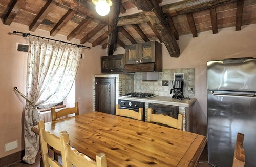Vernazzano Basso Apartment | Awesome apartment in Tuoro sul Trasimeno