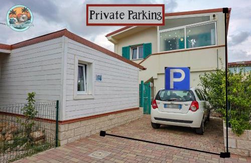 Focene Apartment | Azure Oasis with parking near the airport & beach