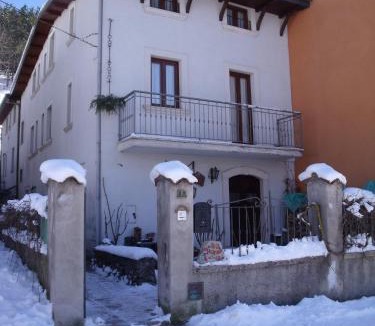 Pescasseroli Bed & Breakfast | B&B Dulcamara