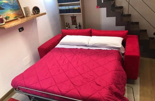 Ponte Valleceppi Apartment | B&B Il Dolce Dormire offers comfort and style in one.