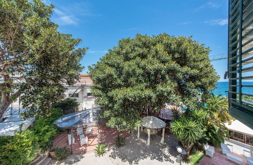 Palermo Bed & Breakfast | B&B Villa Liberty sul Mare - Camera Glicine by Wonderful Italy