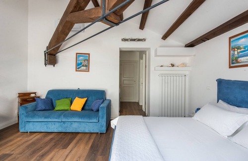 Palermo Bed & Breakfast | B&B Villa Liberty sul Mare - Camera Cobalto by Wonderful Italy