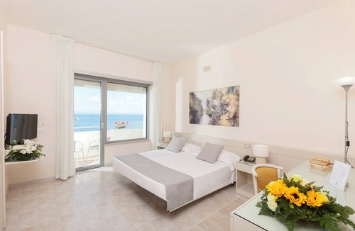 Porto Santo Stefano Hotel | Baia d'Argento