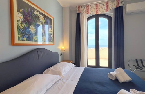 Gianola Hotel | Bajamar Beach Hotel