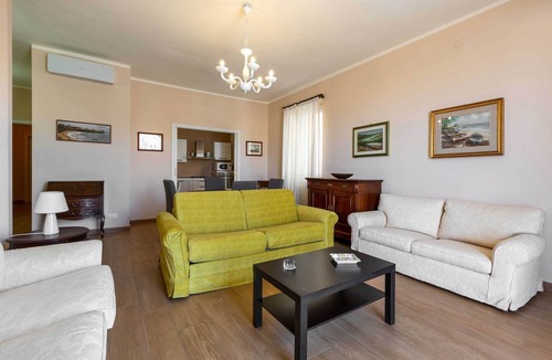 Il Monte Apartment | Balconcino sul Rivellino by BarbarHouse