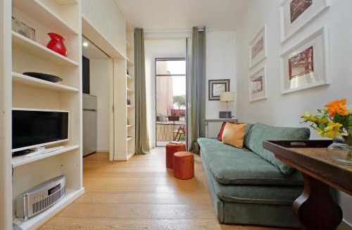 Monti Apartment | Balcony al Colosseo by Luxury Getaways