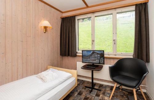 Grindelwald Cabin | Basic Rooms Jungfrau Lodge