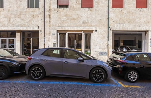 Rione VII Regola Apartment | BDC - The Bridge 5BDR & 4Bath!