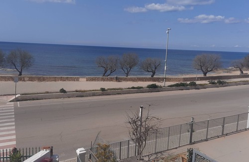 Torre Ovo Apartment | Beachfront apartment. with a wonderful view of the coast.