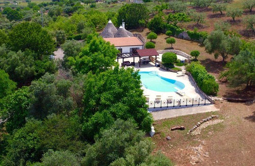 Martina Franca Villa | Beautiful 3 bedroom trullo with 2 bathrooms, large pool and hot tub