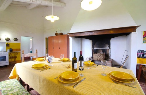 Foiano della Chiana Apartment | Beautiful apartment for 8 guests with WIFI, pool and pets allowed