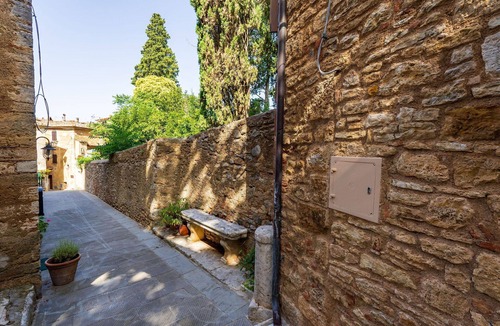 Serre di Rapolano Apartment | Beautiful apartment for 2 people with A/C, WIFI, TV and panoramic view