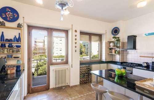 Civitavecchia Apartment | Beautiful apartment for 7 people with WIFI, TV, terrace and pets allowed