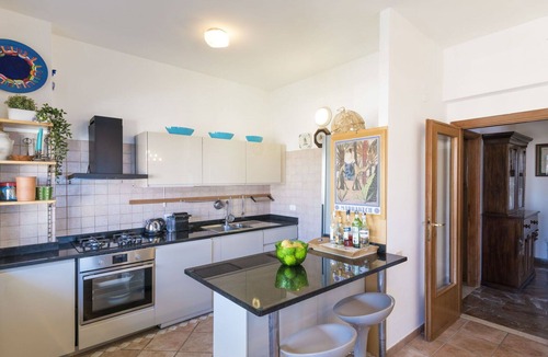 Civitavecchia Apartment | Beautiful apartment for 7 people with WIFI, TV, terrace and pets allowed