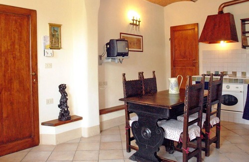 Lastra a Signa Apartment | Beautiful apartment for 4 guests with pool, WIFI, TV, patio and parking