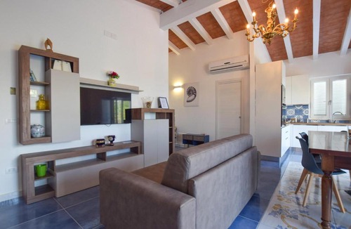 Laureana Cilento Apartment | Beautiful Apartment In Laureana Cilento With Wifi