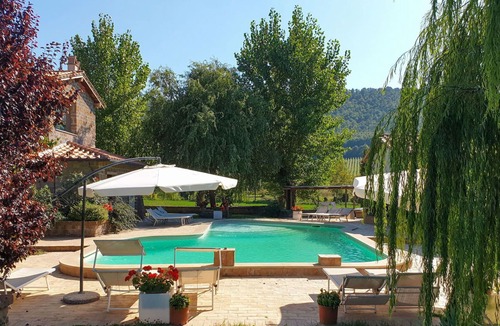 Montefiascone Villa | Beautiful apartment in villa with pool, WIFI, TV, patio, pets allowed, panoramic view and parking