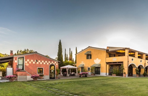 Empoli Apartment | Beautiful apartment for 4 people with pool, WIFI and TV