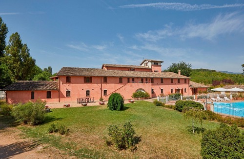 San Brizio Apartment | Beautiful apartment for 5 guests with WIFI, pool, TV, balcony and pets allowed, close to Spoleto