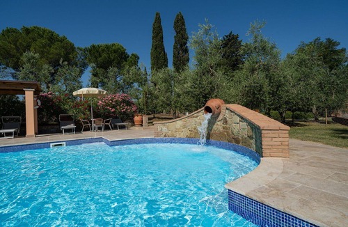 Peccioli Apartment | Beautiful apartment for 6 people with WIFI, pool, A/C, TV, pets allowed and panoramic view