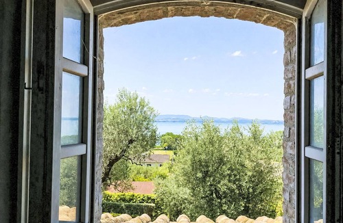 San Feliciano Apartment | Beautiful apartment for 4 guests with WIFI, A/C, TV and patio