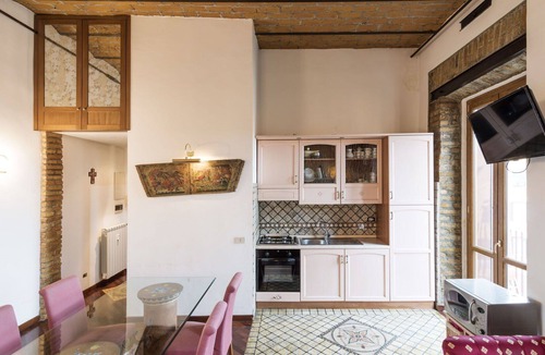 Pigneto Apartment | Beautiful apartment for 4 people with WIFI, TV and pets allowed