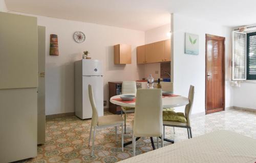 Capaci Apartment | Beautiful Apartment In Capaci With House Sea View