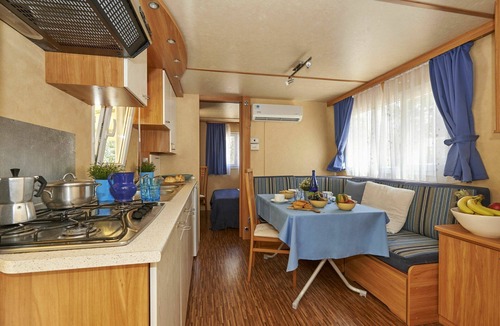 Baia Domizia House | Beautiful apartment in villa for 5 people with WIFI, pool, A/C and terrace