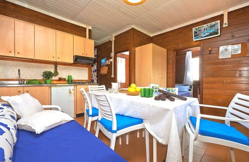 Baia Domizia House | Beautiful apartment in villa for 6 people with A/C, WIFI, pool, TV and terrace
