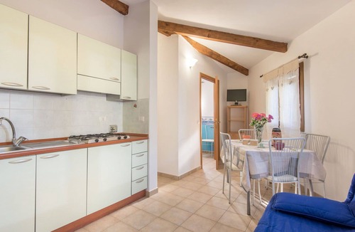 Riotorto House | Beautiful apartment in villa for 6 guests with internet, pool, TV, terrace, pets allowed and par.