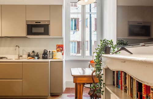 Testaccio Apartment | Beautiful apartment in Testaccio (Piramide Station) sleeps 4 (Stay 30 days min.)