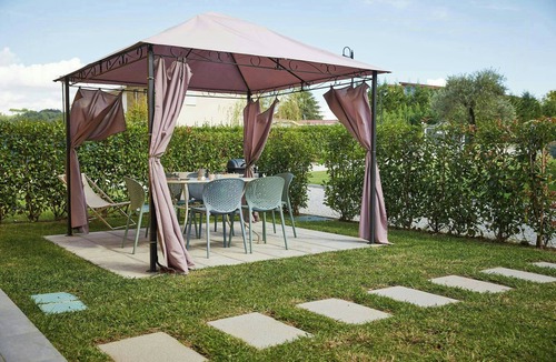 Colle di Compito Apartment | Beautiful apartment near Lucca with pool