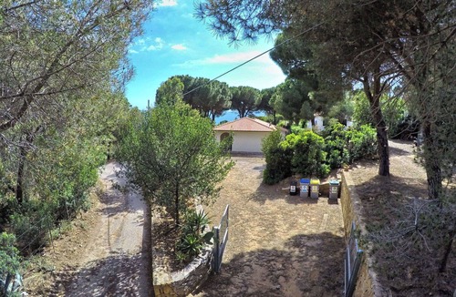 Madonna delle Grazie House | Beautiful apartment in villa for 6 guests with A/C, WIFI, TV, terrace and pets allowed
