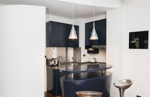 Rione III Colonna Apartment | Beautiful apartment just steps from the Spanish Steps and the Trevi Fountain