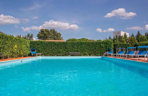 Castiglione del Lago Apartment | Beautiful apartment for 4 guests with pool, WIFI, patio and pets allowed