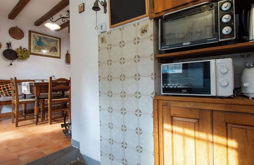 Palazzuolo sul Senio Apartment | Beautiful apartment for 8 people with WIFI, hot tub, TV, patio and pets allowed