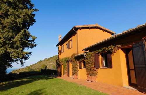 Porto Santo Stefano Villa | Beautiful Rustic Villa with Garden and Pool just outside Porto Santo Stefano