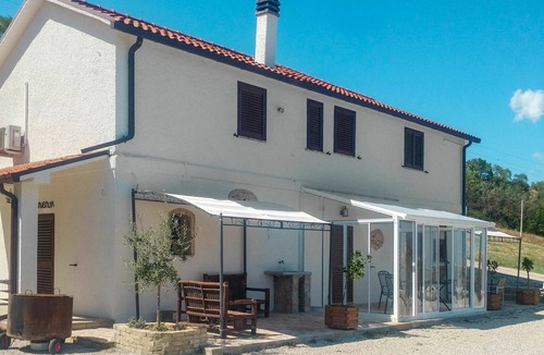 Cologna Spiaggia Villa | Beautiful apartment in villa with pool, WIFI, A/C, hot tub, TV, patio, pets allowed, panoramic view