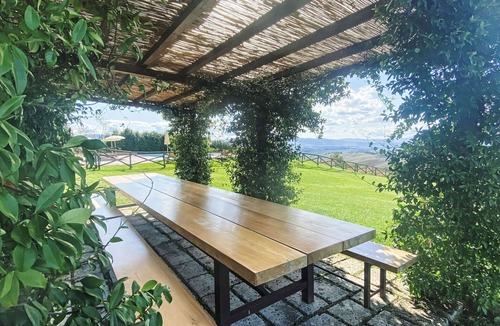 Bollano Villa | Beautiful apartment in villa for 4 guests with WIFI, pool, patio, pets allowed and panoramic view