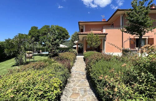 Loro Ciuffenna Villa | Beautiful private villa for 11 guests with private pool, WIFI, TV, terrace and pets allowed