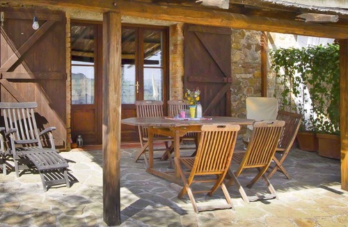 Campagnatico Villa | Beautiful private villa for 12 people with A/C, WIFI, private pool, TV, patio and panoramic view