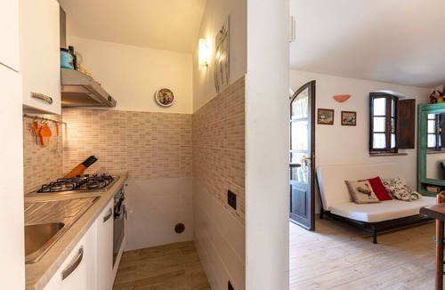 Roccastrada Villa | Beautiful private villa for 6 guests with pool, A/C, WIFI, TV, terrace and pets allowed