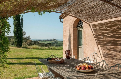 Camigliano Villa | Beautiful private villa for 10 guests with A/C, private pool, WIFI, TV and panoramic view