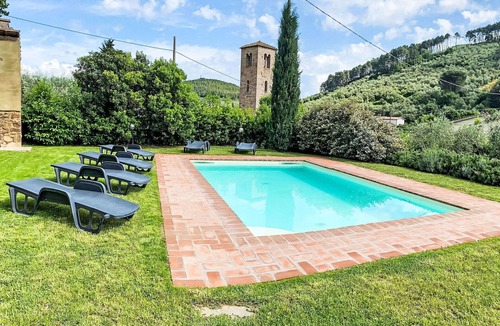 Sant'Andrea di Compito Villa | Beautiful private villa for 10 people with private pool, WIFI, TV, balcony and pets allowed