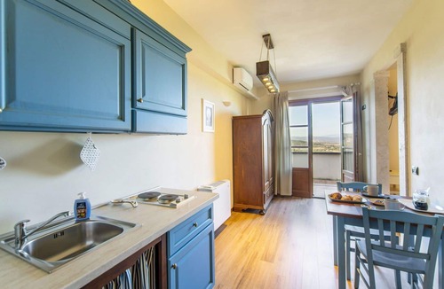 Lucignano House | Beautiful private villa for 16 people with hot tub, private pool, WIFI, A/C, TV and balcony