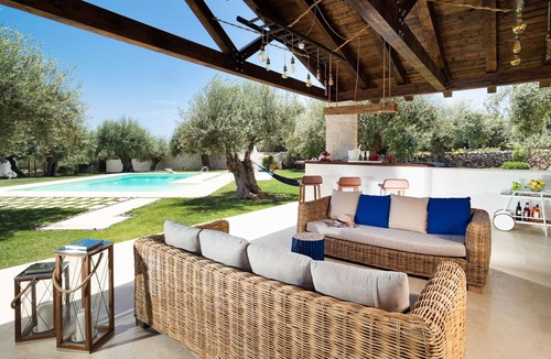 Rosolini Villa | Beautiful private villa for 10 people with private pool, WIFI, A/C, TV and patio